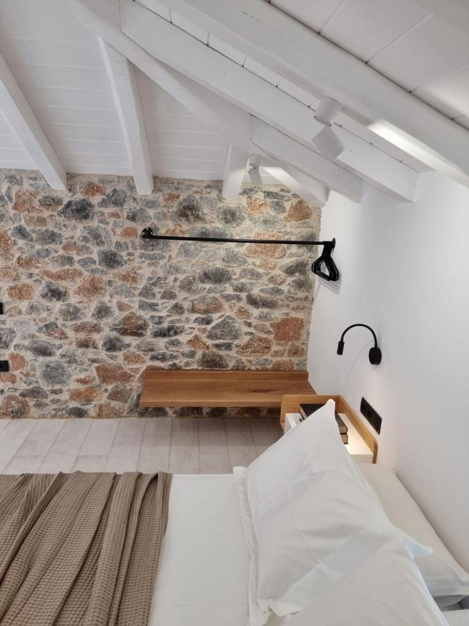 Stone Build Suite With Private Pool Kolios Екстериор снимка